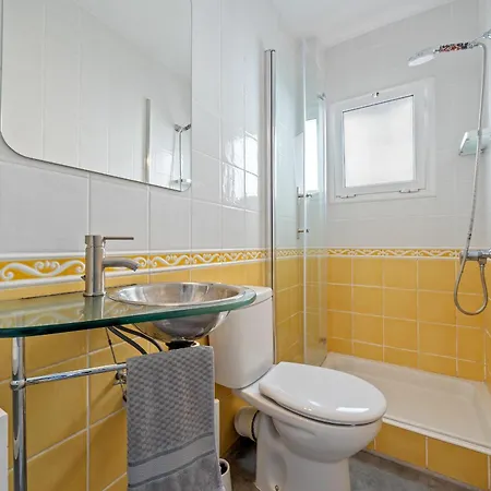 Hauzify I Zulu Apartment